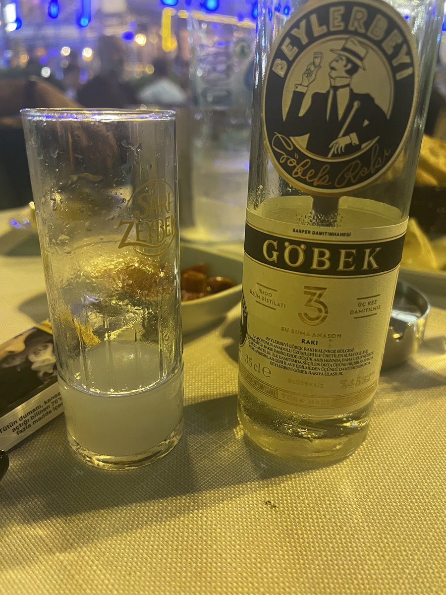Srny1903s's tweet photo. İstanbul için rakı vakti 🥂
#Samatya https://t.co/if36sAWj9G
