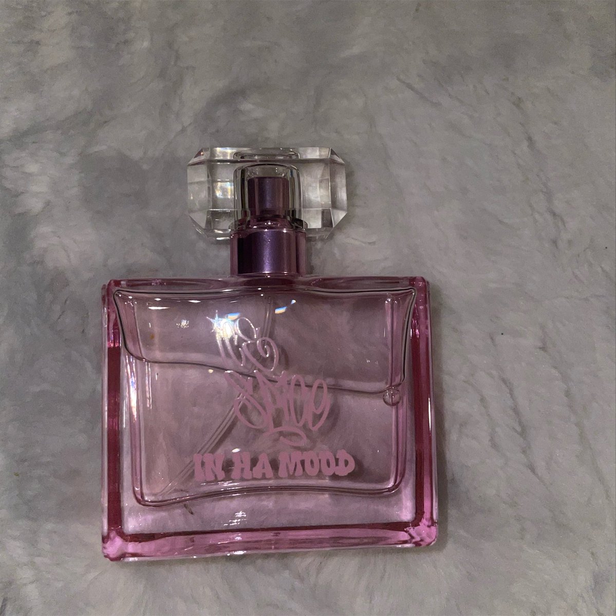 icespiceSupport's tweet photo. I SMELL LIKE A BAD BTCH! It smell so good 😩 https://t.co/mlWLTJmUQ6