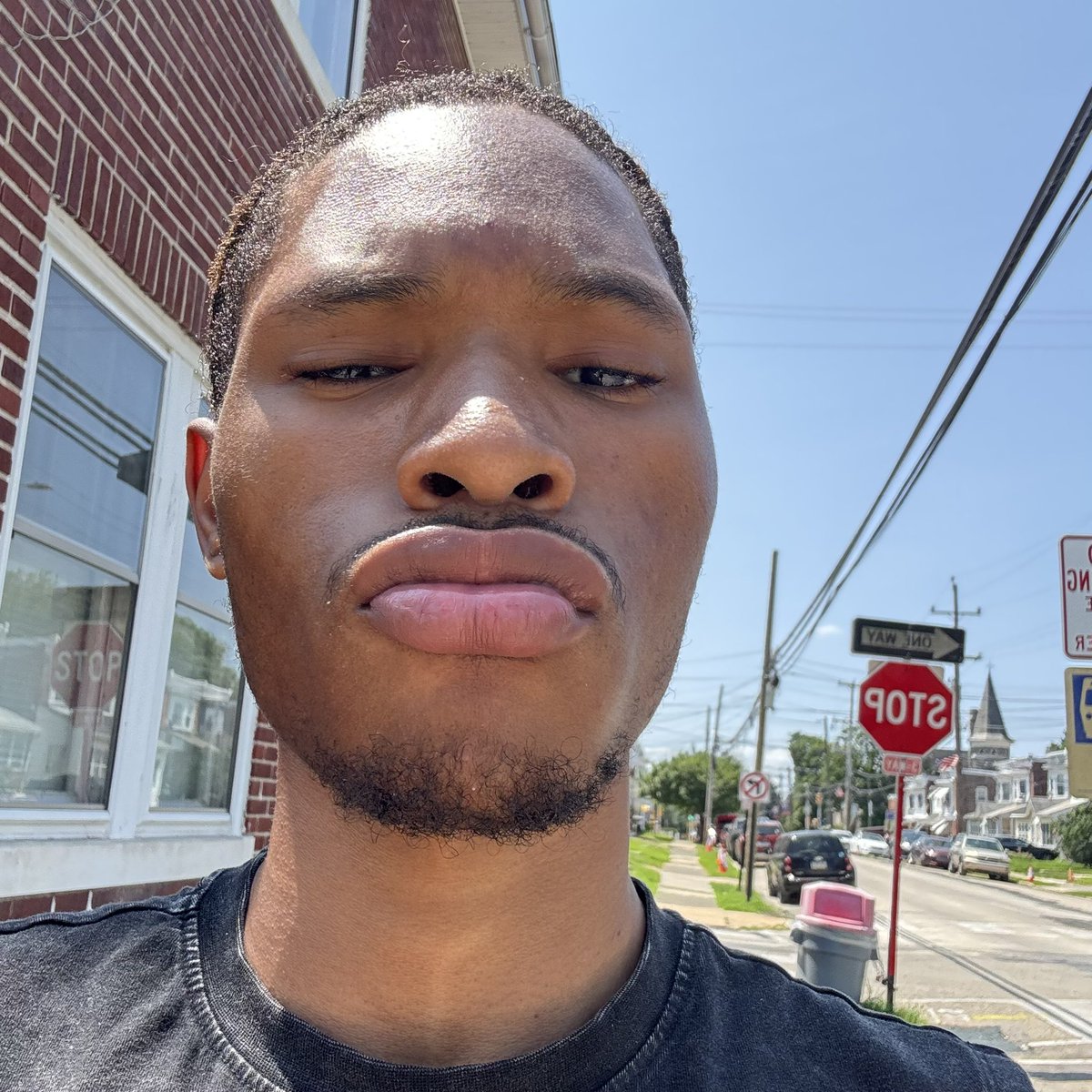 VladimirJenk's tweet photo. It’s so hot outside https://t.co/hhRJsrLIzI