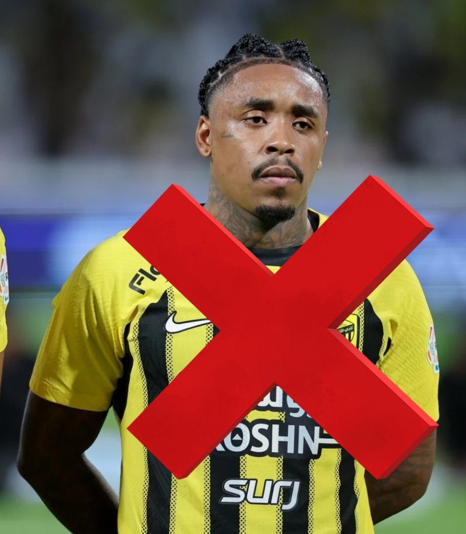 awax_021's tweet photo. @ittihad الدب الهولندي هذا محسوب علينا لاعب بالفريق ؟؟

من الشحووووم كل إسبوع جايته إصابة ! https://t.co/wZKfC60u09