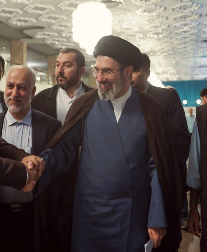 narges_abd83's tweet photo. خوشا به این عمر که با علی و اولاد علی‌ می‌گذرد.😍 https://t.co/9ork51brAH