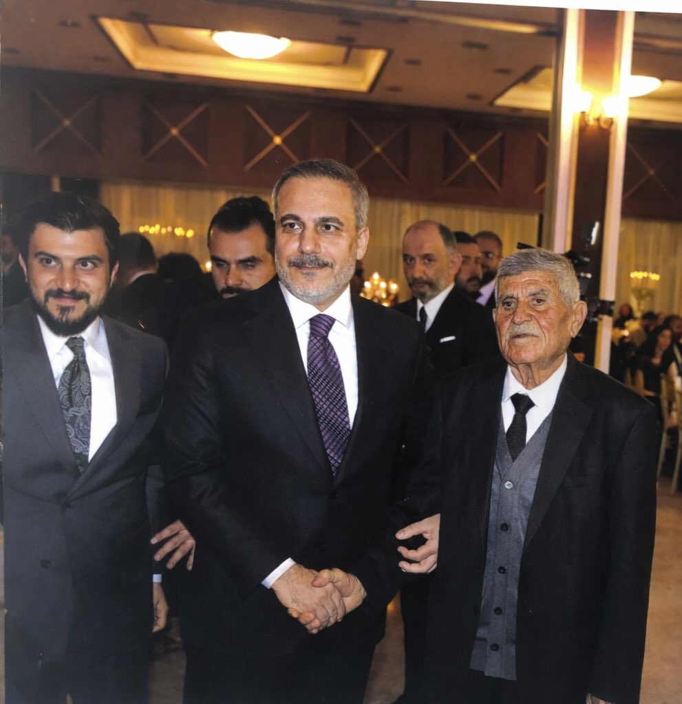 AvAAkbaba's tweet photo. İnnâ lillâhi ve innâ ileyhi râciûn.

Her daim duacımız, üzerimizde büyük emeği olan dedem Hacı Mustafa Akbaba Hakk’ın rahmetine kavuşmuştur.

Cenaze namazı yarın (Pazar) öğle namazına müteakip Adilcevaz Aziziye Camii’nde kılınacaktır. Taziyeler TOKİ Taziye Evi’nde kabul edilecektir.

Rabbim rahmetiyle muamele eylesin, mekânını cennet, makamını âlî eylesin. Dualarınızı bekleriz.