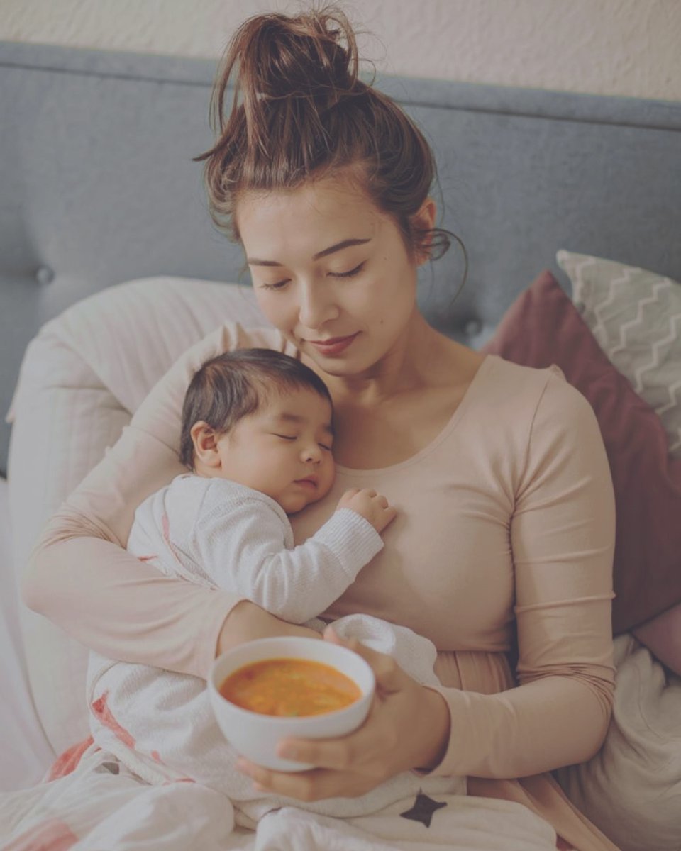 MothersFinests's tweet photo. Gönn dir Premium Bio-Essen für dein Wochenbett! Frisch gekocht, nährstoffoptimiert und ohne Zusätze – direkt zu dir nach Hause geliefert. Zeit für dich und dein Baby, statt Stress in der Küche. Jetzt online bestellen! 🌿 #Wochenbett https://t.co/MhXuuqTTxx