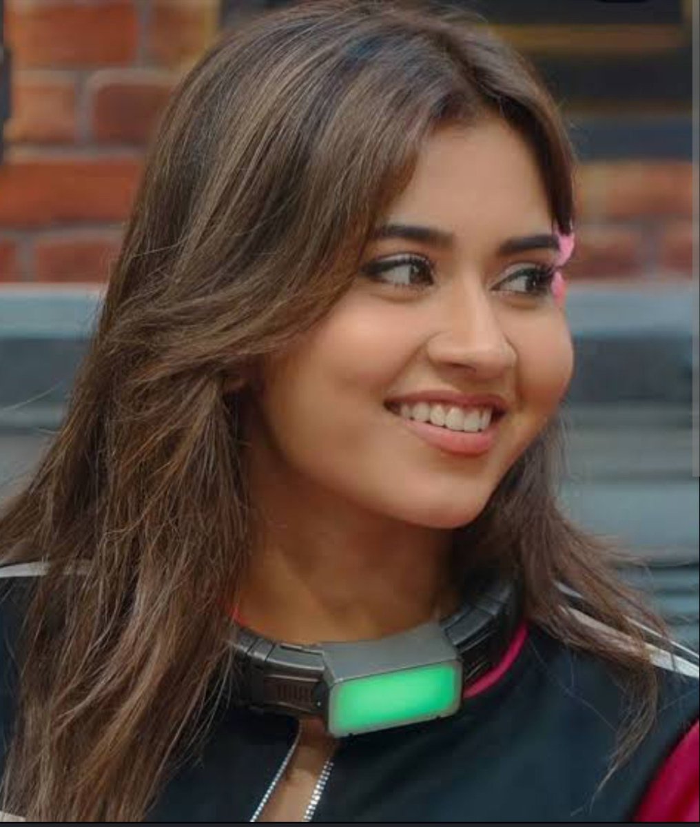 ashantipriyaa's tweet photo. hamesha ek aisi ladki se pyaar aur attachment ho jata hai jiske saath makers and hosts ganda karte hai 😋🙏🏻 https://t.co/H6vW6zNoYZ
