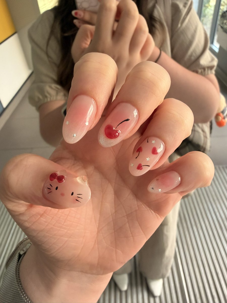 JIMINIVER5E's tweet photo. MES ONGLES ARRRGHHHH https://t.co/MM5ZYGXyiZ