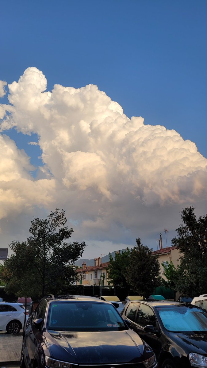 vicencmntmlo's tweet photo. Des de Montmeló cap al Maresme 
#eltemps3cat https://t.co/FF3qKsvrfX