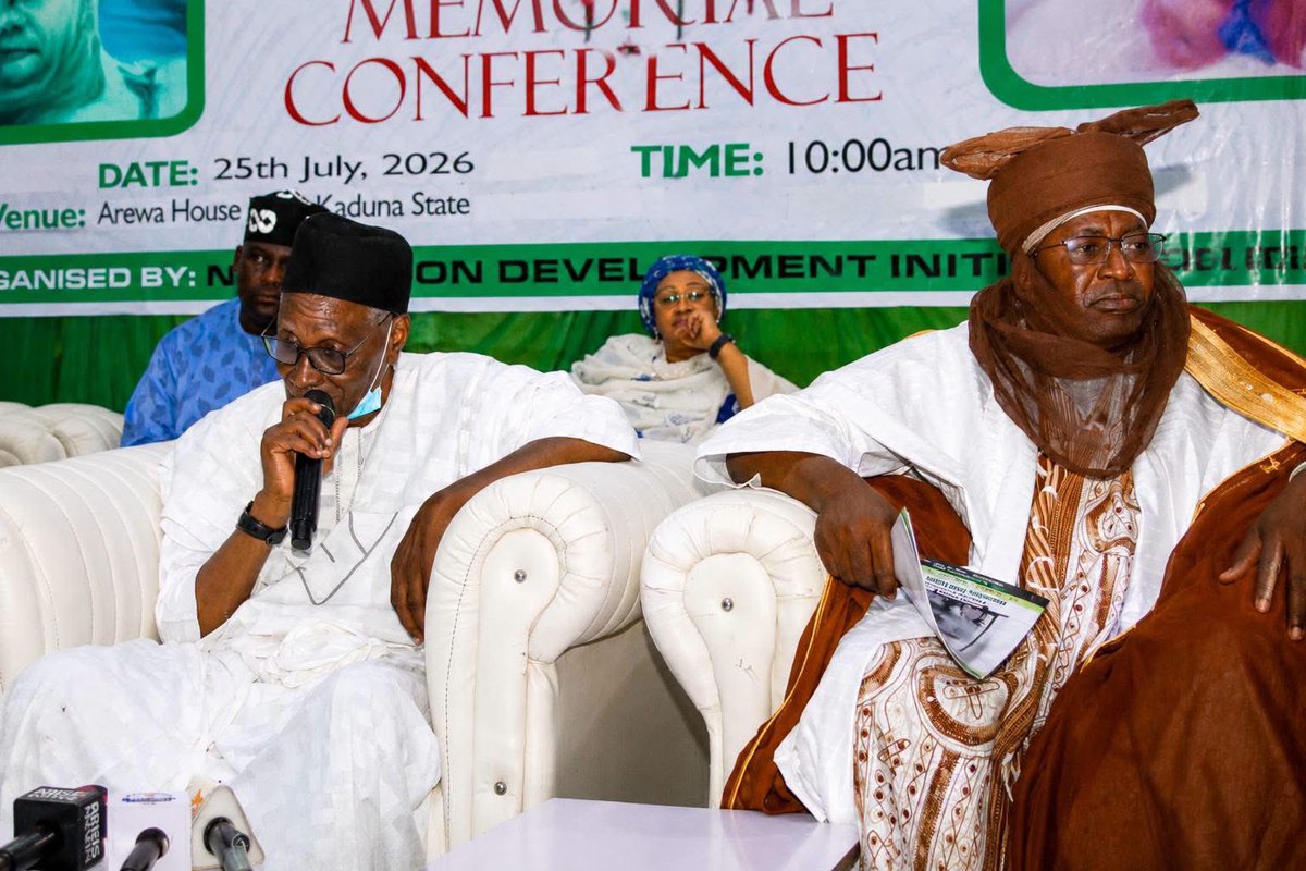 _GMTD's tweet photo. ENGR. MUTTAQHA RABE DARMA MINISTER OF HOUSING AND URBAN DEVELOPMENT YA HALARCI TARON TUNAWA DA MARIGAYI JANAR HASSAN USMAN KATSINA A KADUNA

Ministan Gidaje da Bunƙasa Birane, Engr. Muttaqha Rabe Darma, ya halarci babban taron tunawa da marigayi Janar Hassan Usman Katsina karo na uku a Kaduna, inda ya wakilci Shugaban Ƙasa, Asiwaju Bola Ahmed Tinubu, tare da gabatar da saƙon Shugaban Ƙasa a wajen taron.

An gudanar da taron ne domin tunawa da rayuwa, kishin ƙasa da irin gagarumar gudunmawar da marigayi Janar Hassan Usman Katsina ya bayar wajen ci gaban Najeriya da al’ummarta.