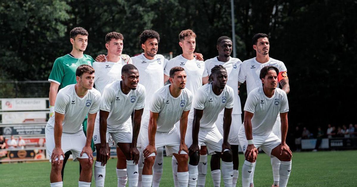 sport24's tweet photo. Κηφισιά - Ντε Γκράαφσαπ 2-4: Φιλική ήττα για την ομάδα των Βορείων Προαστίων από τους Ολλανδούς https://t.co/MZqPiNBcmQ https://t.co/2emTmvgHKN