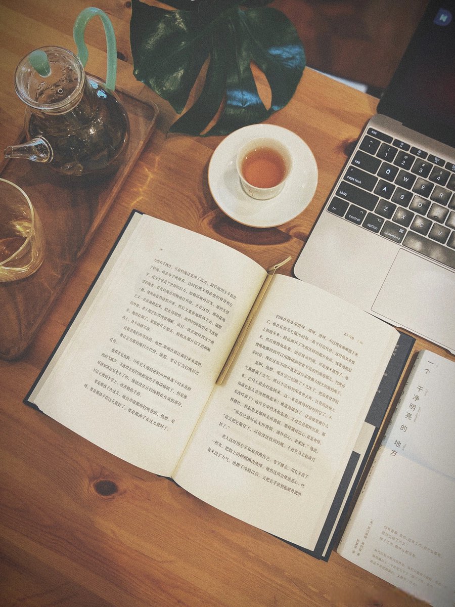 Dhinesh55525714's tweet photo. Mastering English Small daily wins beat cramming! Try 10 mins of vocab + 5 mins of listening daily—consistency builds fluency.  #EnglishLearning https://t.co/ypnKxtXXwi