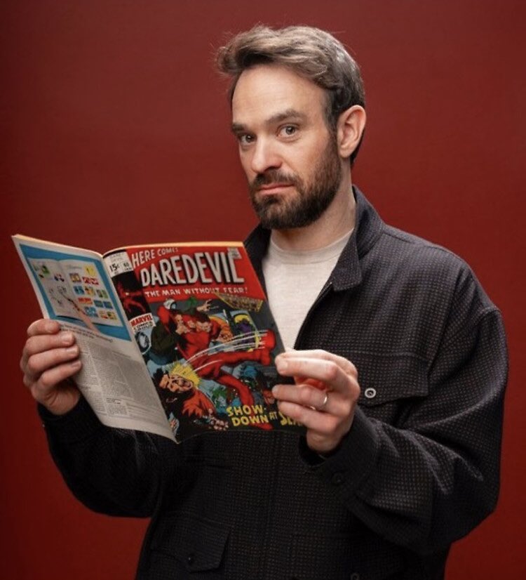 OocTobeyM's tweet photo. I love when actors read comics of their own character https://t.co/QAtOghf13g