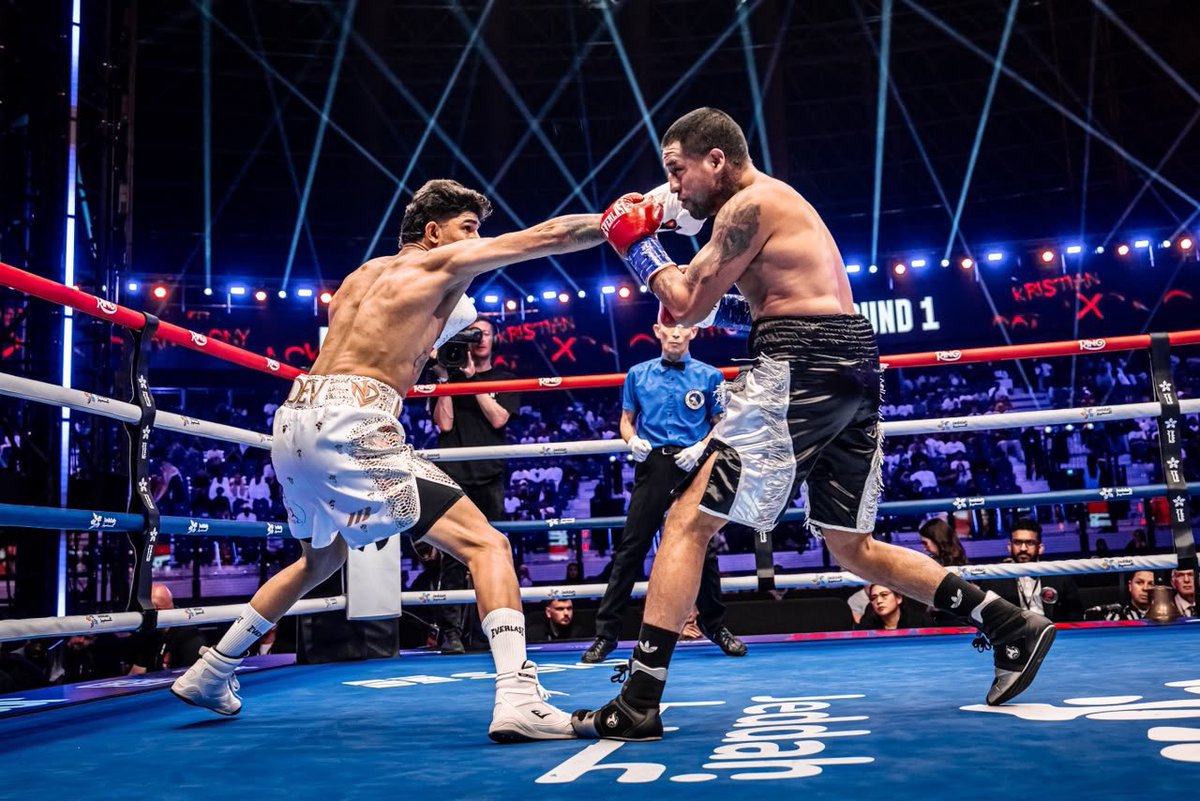 sauditimes_en's tweet photo. 🇮🇳🥊 BIG WIN IN JEDDAH! 🔥
India’s Nishant Dev defeats Peru’s Cesar Diaz at The Comeback. Another strong performance under the bright lights. 💥👊
#SaudiTimes #JoshuaPrenga #TheComeback #NishantDev https://t.co/ylg3qsDPPy