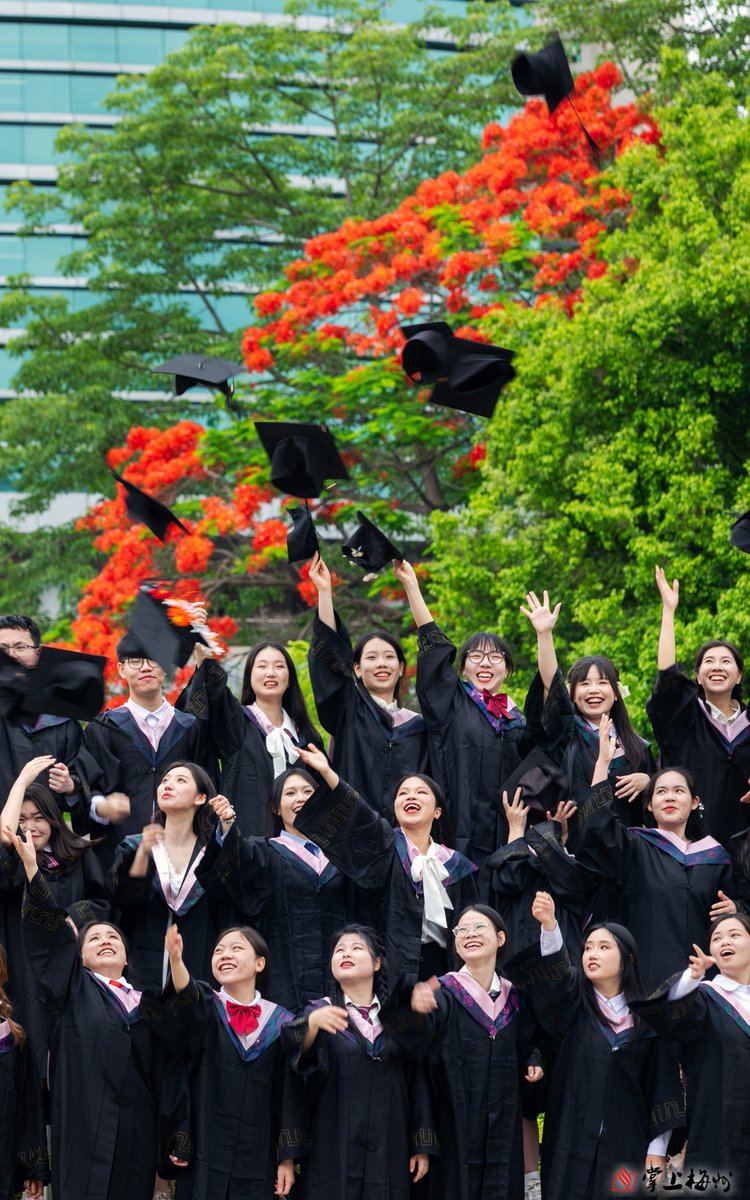 isuzwithme's tweet photo. Graduation check! Four years of late-night snacks, group projects, and random laughs. Ready to run to the next chapter https://t.co/jcPLsZEyQx