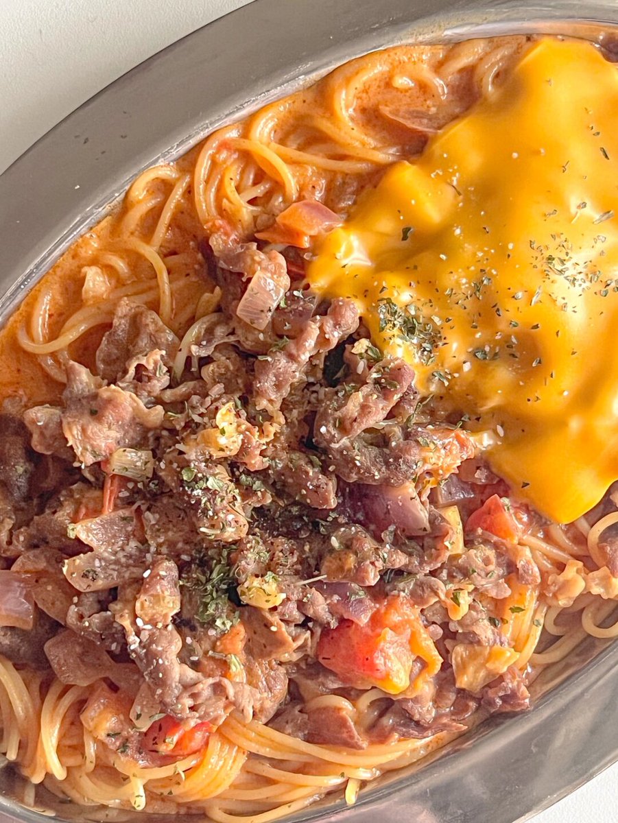 leebeopgwan's tweet photo. Just enjoyed a cozy weeknight dinner: warm homemade tomato basil pasta with a side of garlic bread and a glass of iced tea. Simple, tasty, and perfect for unwinding!， https://t.co/iiODLuAgyu