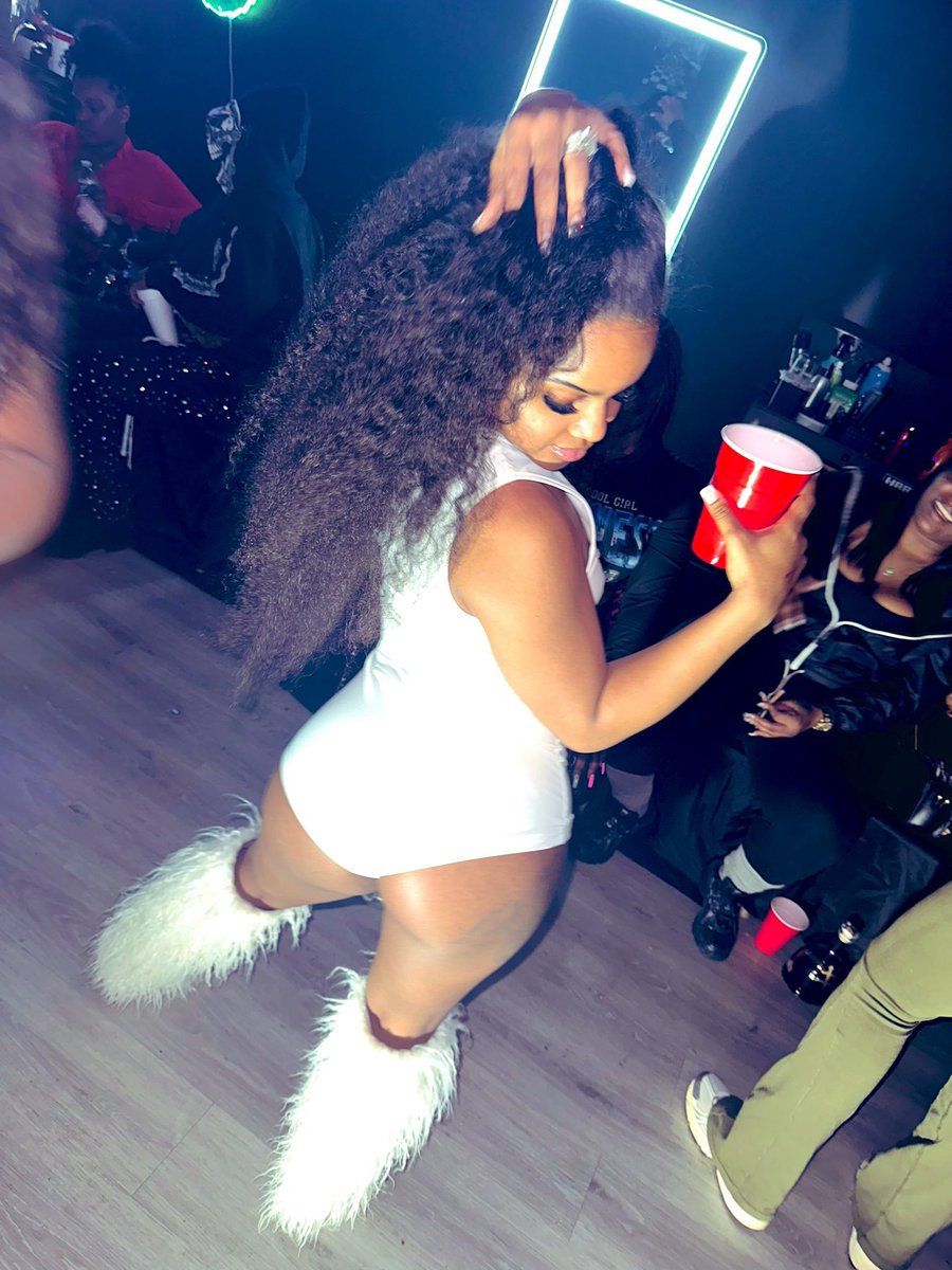 Lindaw2pr's tweet photo. Pretty Petite With Ass🥰‼️
https://t.co/Au1BrTbRVZ https://t.co/xJPy8BiOvv