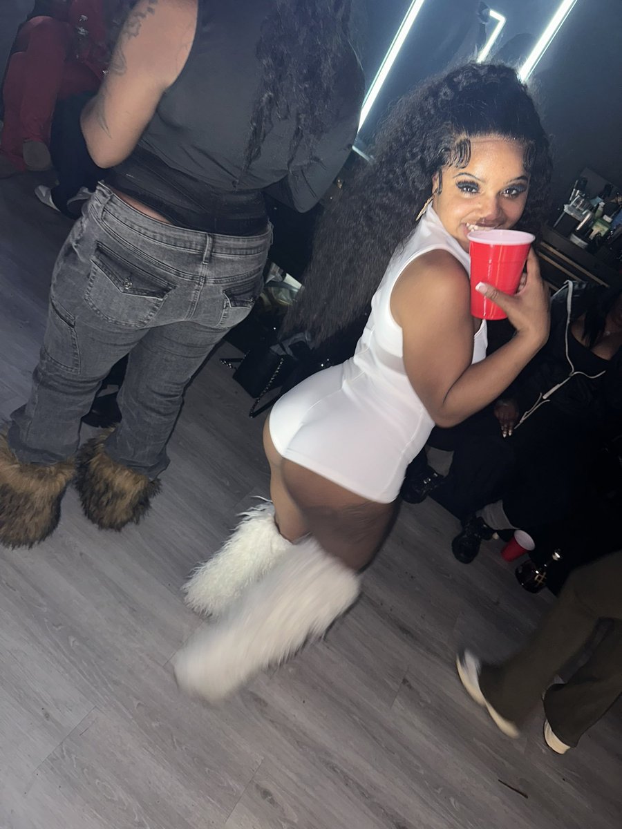 Lindaw2pr's tweet photo. Pretty Petite With Ass🥰‼️
https://t.co/Au1BrTbRVZ https://t.co/xJPy8BiOvv
