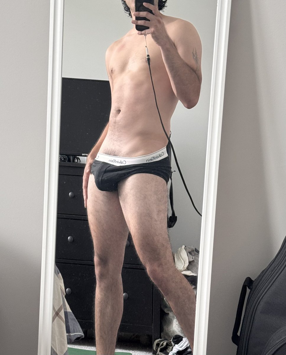 Biverses3's tweet photo. Post-yoga sweat🥵
#nsfw #nsfwtwt #lude #bulge https://t.co/rkoBCDTU2J