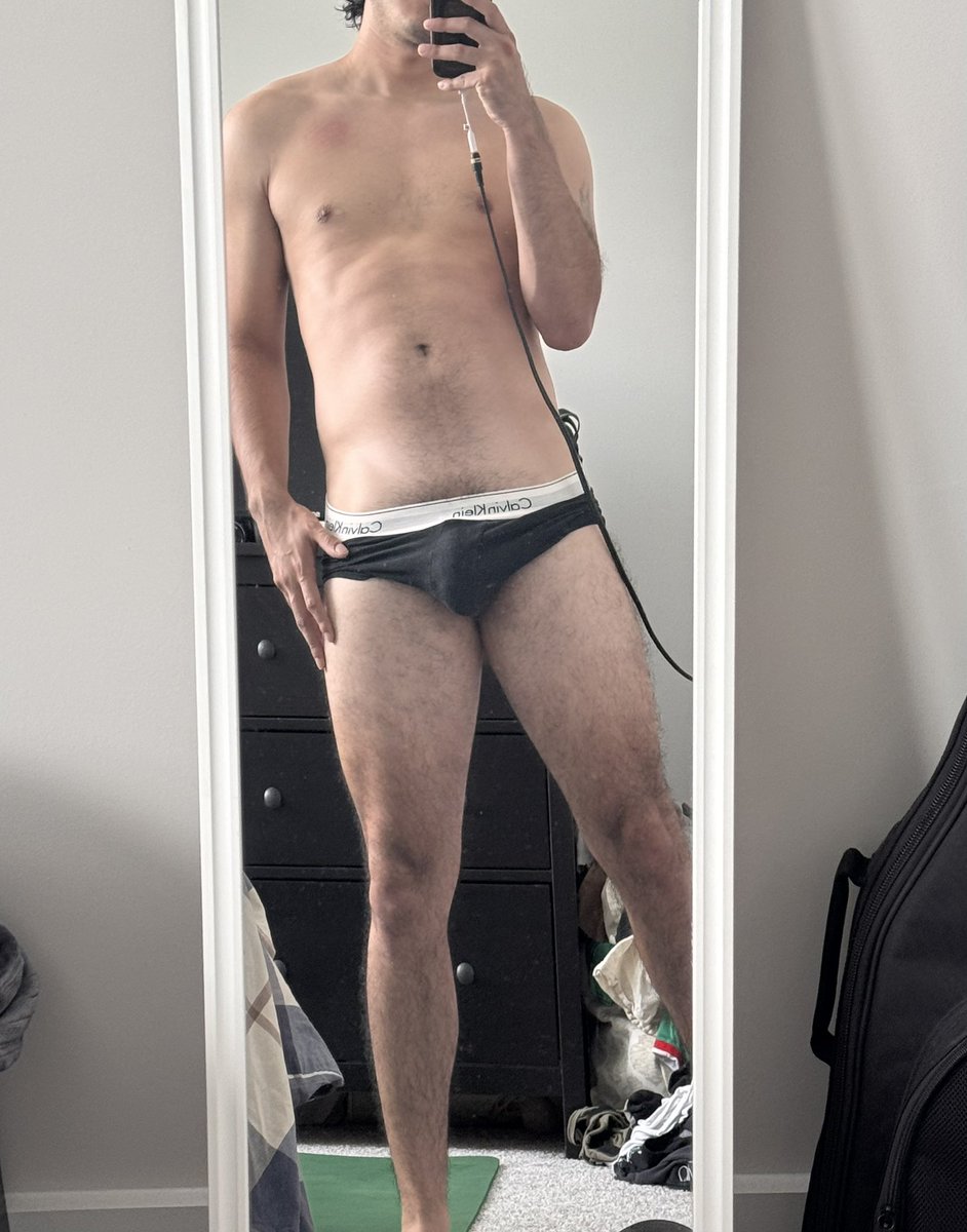Biverses3's tweet photo. Post-yoga sweat🥵
#nsfw #nsfwtwt #lude #bulge https://t.co/rkoBCDTU2J