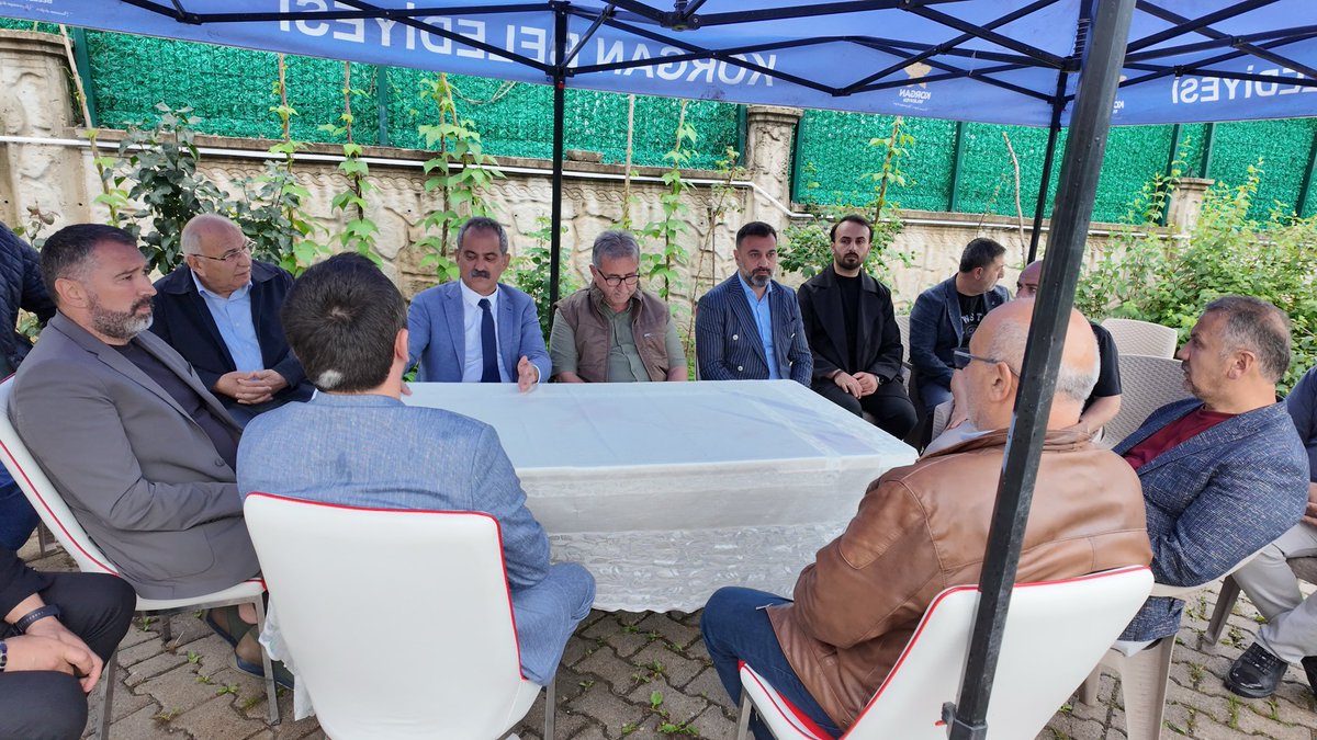 prof_mahmutozer's tweet photo. 📍 Korgan

Korgan İlçe Başkanlığımızı ziyaret ederek kıymetli teşkilat mensuplarımızla bir araya geldik, istişarelerde bulunduk.

Daha sonra Korgan Belediye Başkanımız Sayın Sait Korgan’a, vefat eden kıymetli eşi Hanife Korgan Hanımefendi için taziye ziyaretinde bulunarak başsağlığı dileklerimizi ilettik.

Programımızın sonunda ise Korgan-İslamdağ yolunda devam eden yapım çalışmalarını yerinde inceleyerek yürütülen çalışmalara ilişkin bilgi aldık.