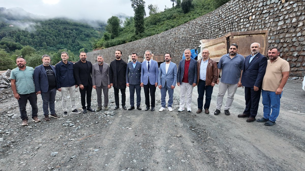 prof_mahmutozer's tweet photo. 📍 Korgan

Korgan İlçe Başkanlığımızı ziyaret ederek kıymetli teşkilat mensuplarımızla bir araya geldik, istişarelerde bulunduk.

Daha sonra Korgan Belediye Başkanımız Sayın Sait Korgan’a, vefat eden kıymetli eşi Hanife Korgan Hanımefendi için taziye ziyaretinde bulunarak başsağlığı dileklerimizi ilettik.

Programımızın sonunda ise Korgan-İslamdağ yolunda devam eden yapım çalışmalarını yerinde inceleyerek yürütülen çalışmalara ilişkin bilgi aldık.