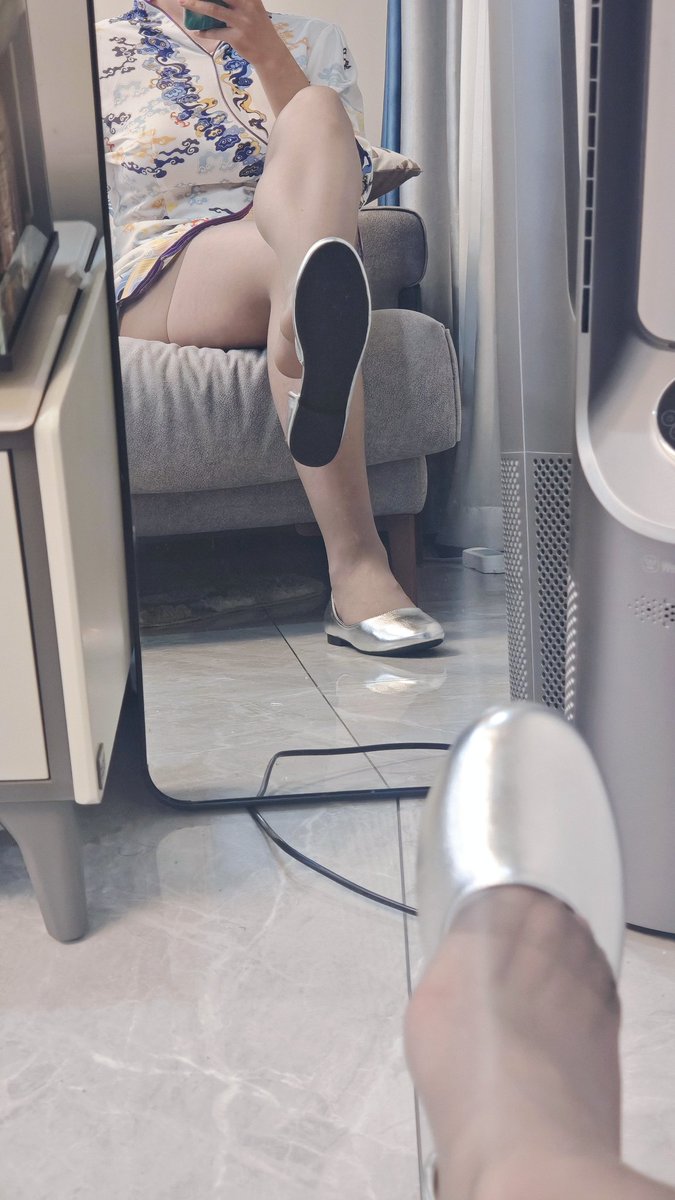xiaolubanbii's tweet photo. 制服 https://t.co/fAXopcA4PX