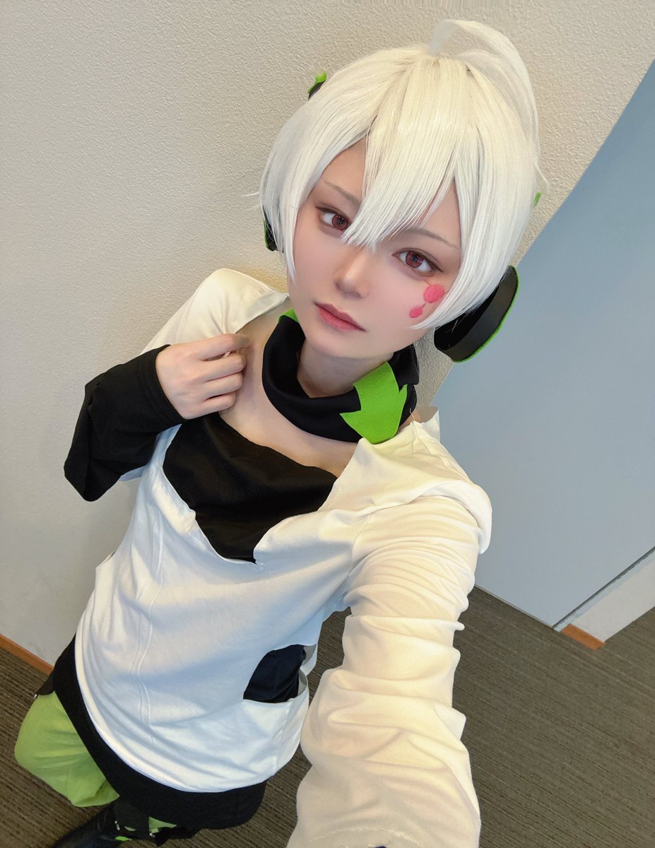 Dai_ziN10's tweet photo. コノハでした ( コスプレ )
1年ぶりパフォガチ緊張で、優しい玄人様たち温かい言葉が沁みました💧
いろんな想いが詰まった夏の日✨
ほんまに素敵な会をありがとうございました‼️🍖
#ReSSRパフォ会 #DECEYES https://t.co/u1ay9OQwHJ