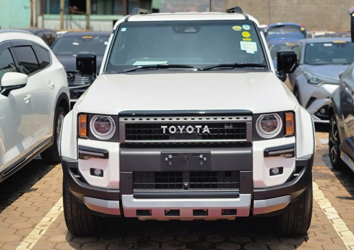 Shadracksky's tweet photo. Landcruiser 2025
Petrol 
Available on sale
300m cash
Full specs 
Hit my dm 0753272278 https://t.co/GOGzoQ2BN0