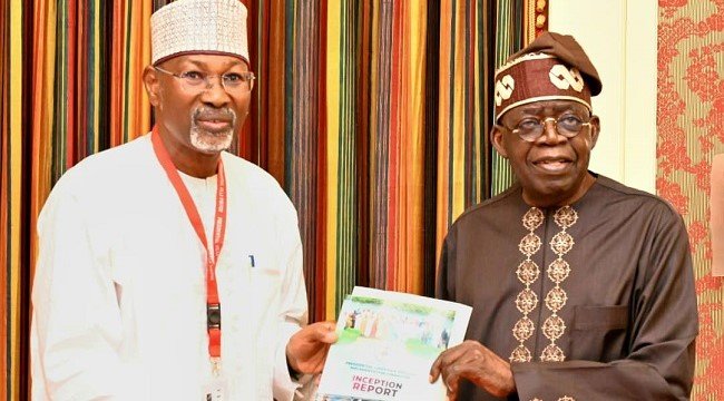 EkeneAninze's tweet photo. Any time I see Prof. Jega appear on live TV to talk about Nigeria and its  institutions, I still remember 2015 and how he conducted an election where the card reader  rejected a sitting President twice before he finally voted.

I still wonder how Jonathan was able to accept that result so freely, even before the election was over.

Well, the same Jega now has an appointment with this Government as a Special Adviser on livestock, so one could say he has continued reaping from the reward of 2015 till date.

I am Ekene Aninze, Esq.