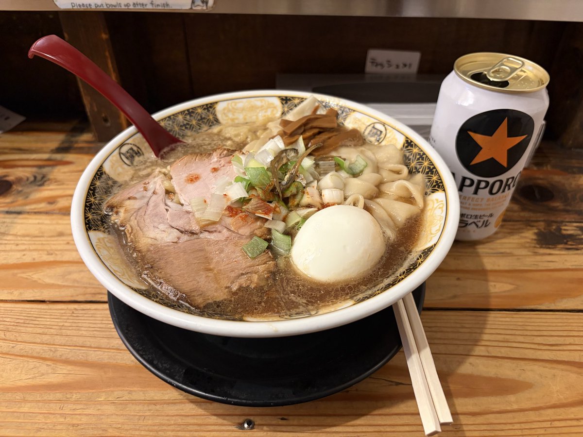 hiroxx24's tweet photo. ラーメン凪本店 https://t.co/F3oKBxMfxU