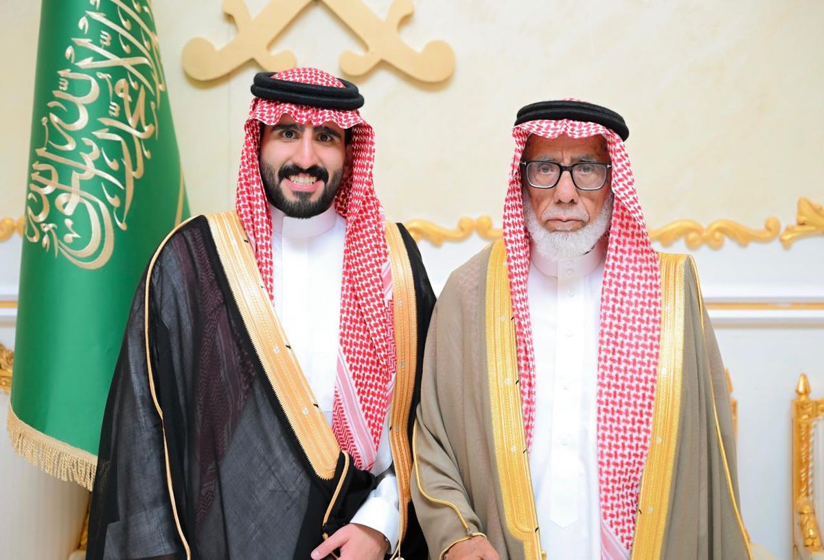 Mohammedhz911's tweet photo. #الصورة
مع جد العريس الاخ سعيد بن عبدالله الجعيدي  ووالد لعريس الاستاذ مشرف بن سعيد والعريس الدكتور حاتم بن مشرف من #قرية_الحتار  الله يوفقه يارب 🤲 https://t.co/K3gs0uPhCf