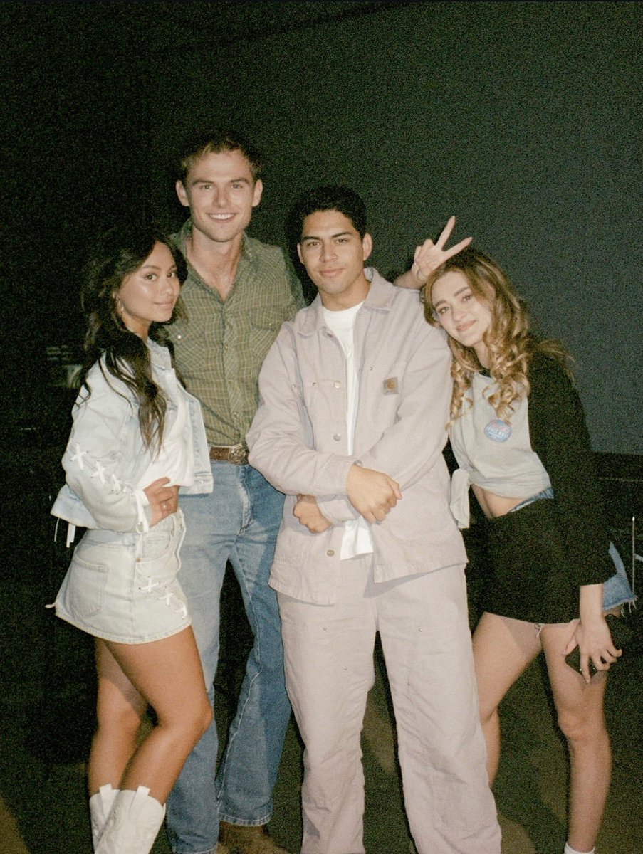 garewareupdates's tweet photo. Garrett Wareing celebrates Ransom Canyon season 2 reaching #1 on Netflix with a photo dump.

Here are some shots of our boy featuring the cast, crew, and friends. 

📸 @/garrettwareing (IG) https://t.co/MQI6jYQRSl