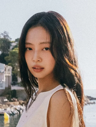 AboutMusicYT's tweet photo. Less Than a Lover by Jennie debuts with 3,091,993 streams on Spotify Counter. https://t.co/jyQMW7j8PO