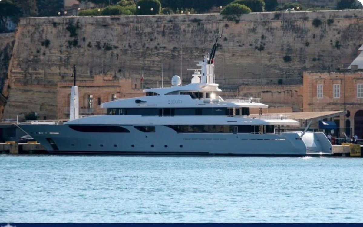 nw_nicholas's tweet photo. One Iranian came here on a big boat @nigel_farage - this one and laundered £200k to Reform through a sham company https://t.co/kFtDYm7uYS