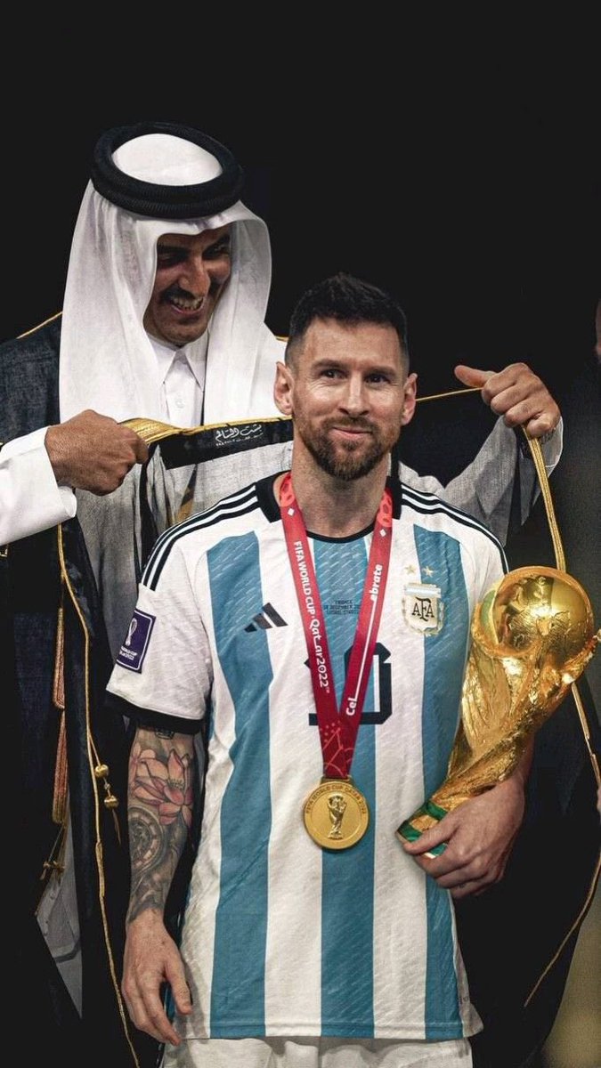 Starpeepo2's tweet photo. الشيء الجميل يوم يكون لاعبك المفضل ميسي 
ان محد يقدر يقلل منه بشي واقعي او بمنطقية
لازم يتباجح ويسوي مجنون
إذا احد ضحك على ميسي انه خسر نهائي 
- ميسي حقق اللقب من قبل ولاعبهم طلع من دور 16
إذا احد ضحك على ميسي انه ماصار الهداف 
- ميسي عنده 21 هدف دبل اهداف لاعبهم بالمونديال وكلهم ب 6 مشاركات 
إذا احد قلل من الخصوم اللي سجل ضدهم ميسي 
- 11 هدف بكاس العالم 4 منها ضد اسبانيا 
وكرواتيا والباقي ضد غانا وايران وأوزباكستان وكوريا الشمالية😂

لذلك يوم يكون لاعبك المفضل ميسي انت مرتاح محد يقدر يقلل من لاعبك بمنطق وأرقام حقيقية