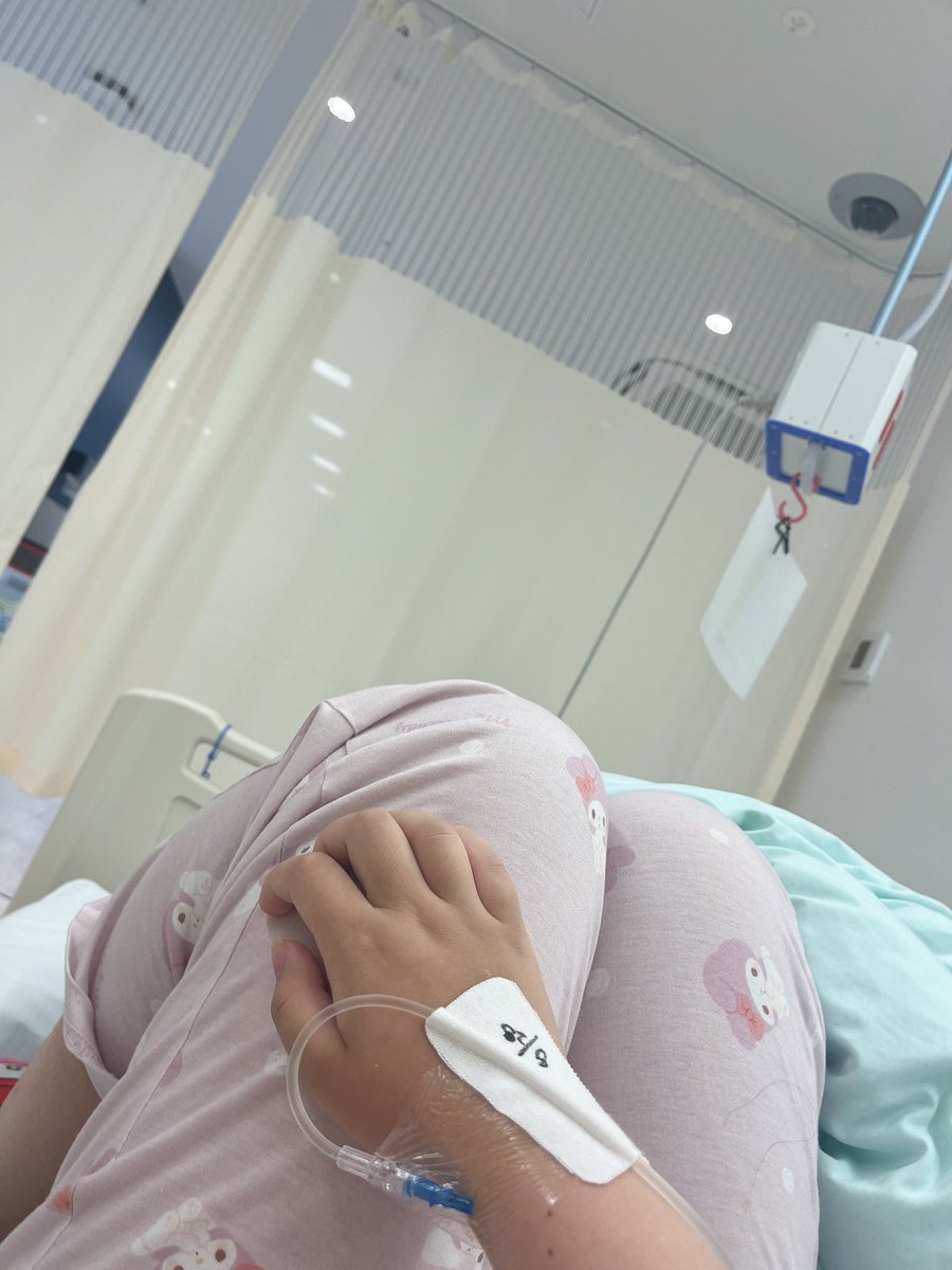 yotsuba0318's tweet photo. 我闘病の証
  #自撮り界隈
 #闘病中 https://t.co/CYzCvRIU95