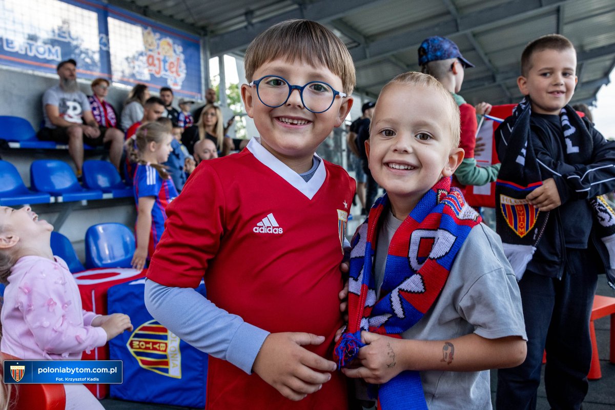 PoloniaBytom's tweet photo. Hej Niebiesko-Czerwoni! 🔵🔴

Dziękujemy Wam za wsparcie na inauguracje @_1liga_. A to dopiero pierwszy krok 👊

#BYTWAR https://t.co/CjFWmGxrnt