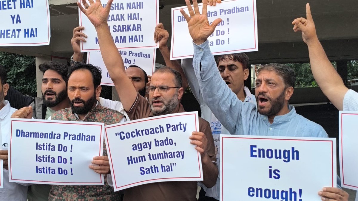 AAP ka Kashmir tweet media