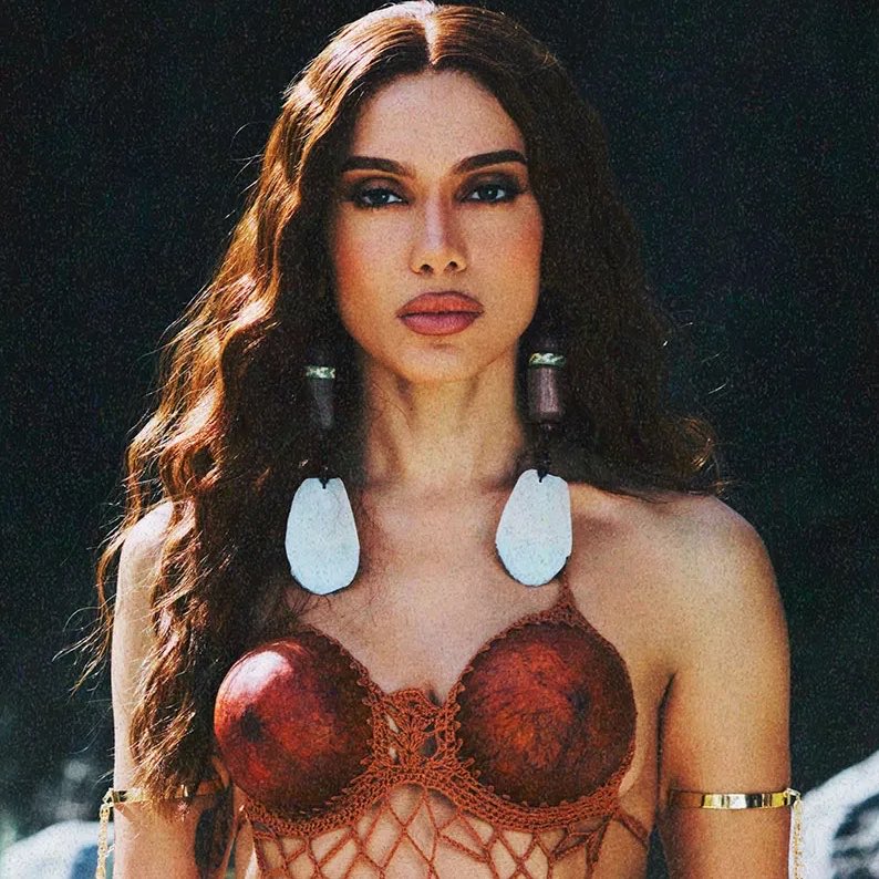 choquei's tweet photo. 🚨FAMOSOS: Alceu Valença conquista feito inédito e entra no top 30 do Spotify Brasil com a parceria com Anitta. https://t.co/YoIpeaDkTQ