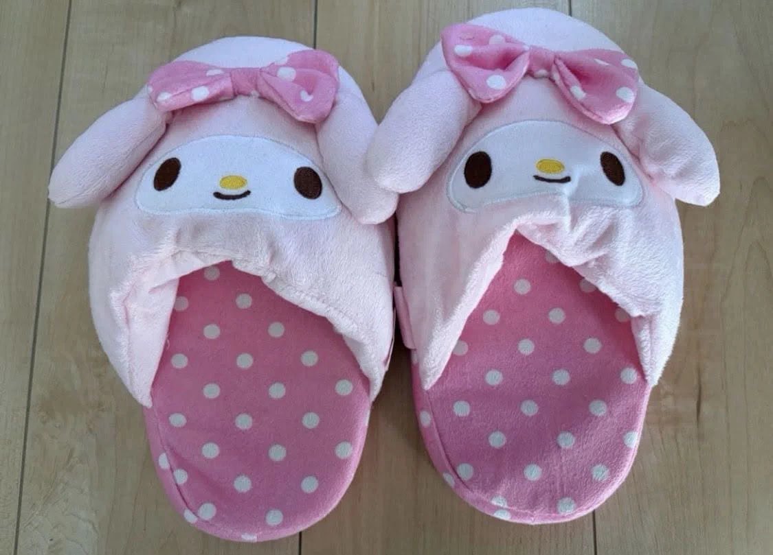 lapafaits's tweet photo. hello kitty &amp; my melody slippers ♡ https://t.co/ImplkDX4s9