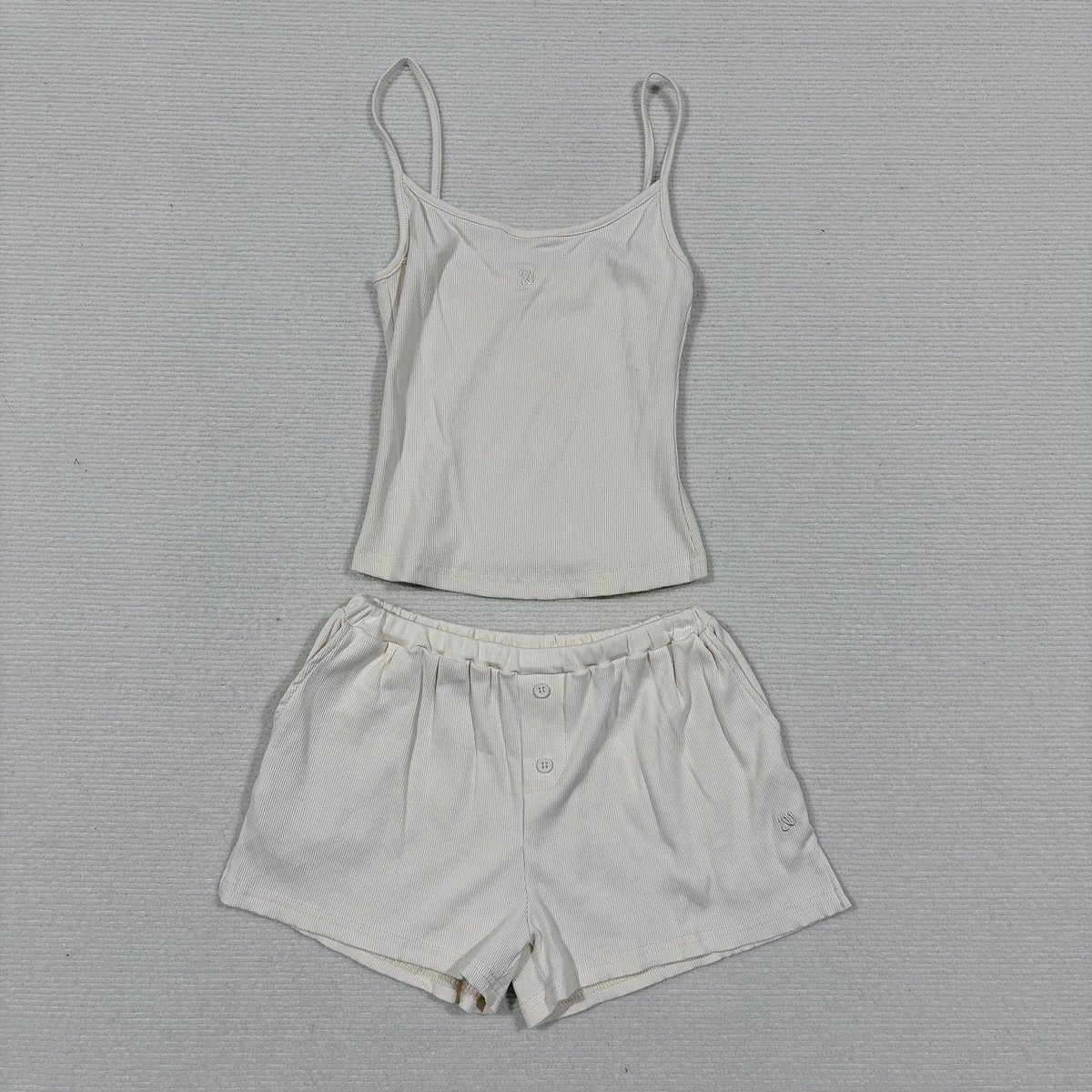 cutestuff_toyou's tweet photo. Set withit สีครีม น่ารักก 
เสื้อ อก 26-38 ยาว17
กางเกง เอว 23-38 ยาว9.5 สพ f 

From 590+ 
ส่งต่อset 400 new

#ส่งต่อเสื้อผ้า #ส่งต่อเสื้อผ้ามือสอง #เสื้อผ้ามือสอง #โล๊ะตู้ #โล๊ะตู้เสื้อผ้า https://t.co/dPuboE8KQe