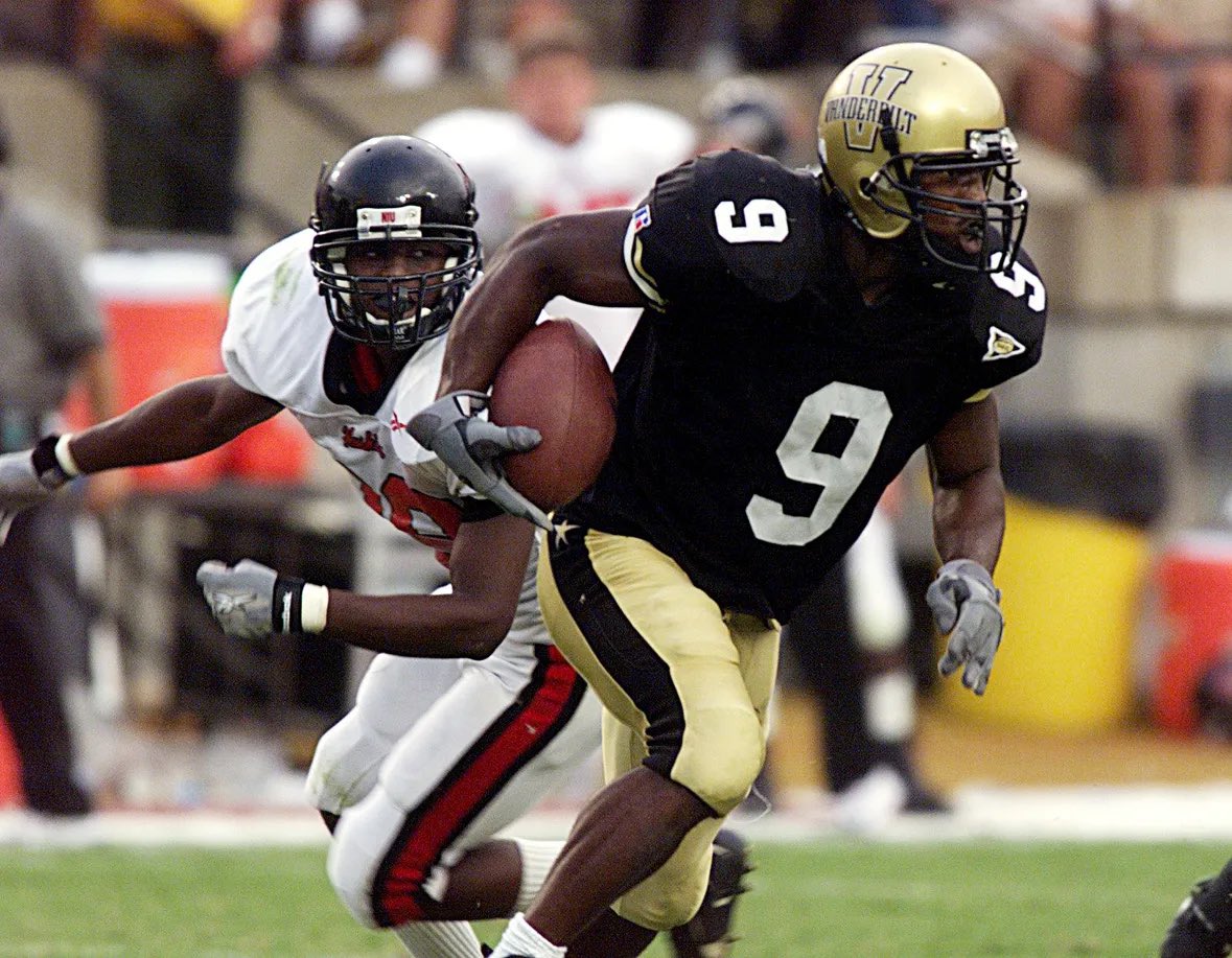 gnoleahcim's tweet photo. @TopTierVandy The best running back we ever had played CB! Jimmy Williams https://t.co/ln97VOXOUZ