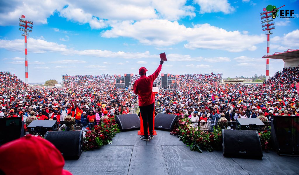 SihleLonzi's tweet photo. The 13th Anniversary and Manifesto Launch of the EFF was a resounding and overwhelming SUCCESS🔥

The boyish and girlish behaviour of Mbalula and Phophi failed dismally!

The Commander in Chief and President is leading a national organisation that has the unparalleled ability to organise people from all corners of South Africa. 

From Thohoyandou in Limpopo, to Gugulethu in the Western Cape.

No one has the capacity to sabotage the EFF, no one!

Ro livhuwa nga maanda Muphuresidennde. Ro livhuwa Mushavhi🙏🏿

#EFFTurns13