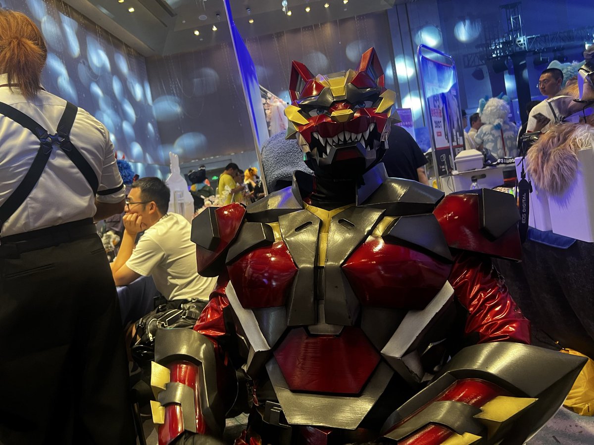 andyredtiger's tweet photo. 来福瑞8玩啦 会场狭小电梯拥堵导致体验糟糕 但还是有很多集邮很开心！ https://t.co/uzbsho08VE