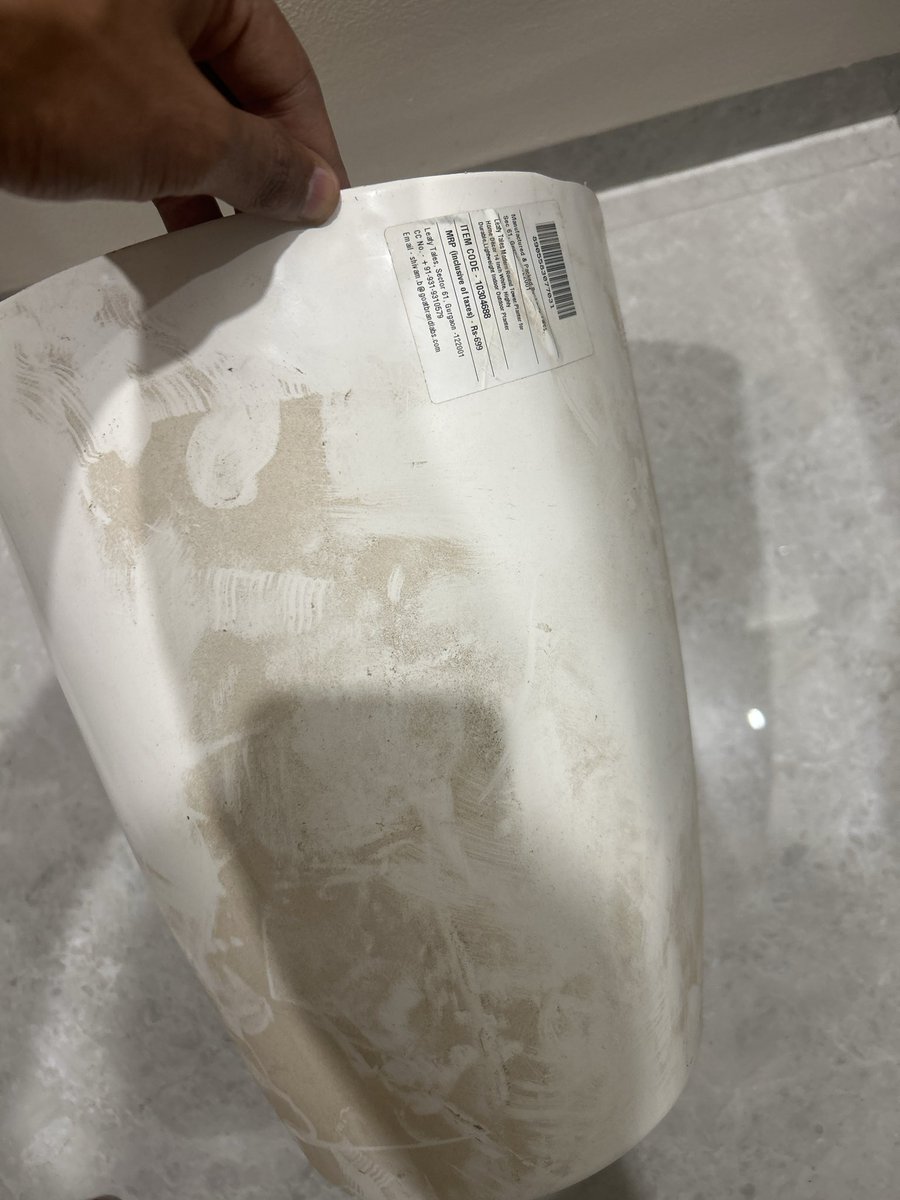 RithikThanvi's tweet photo. @blinkitcares @letsblinkit Order ID: ORD28338659035

Received a pot in unacceptable condition. It is old, dirty, and covered with scratches. This is not what I expected from a new product. I want a full refund. Please resolve this issue at the earliest.

#Blinkit https://t.co/xkUF1AbgCQ