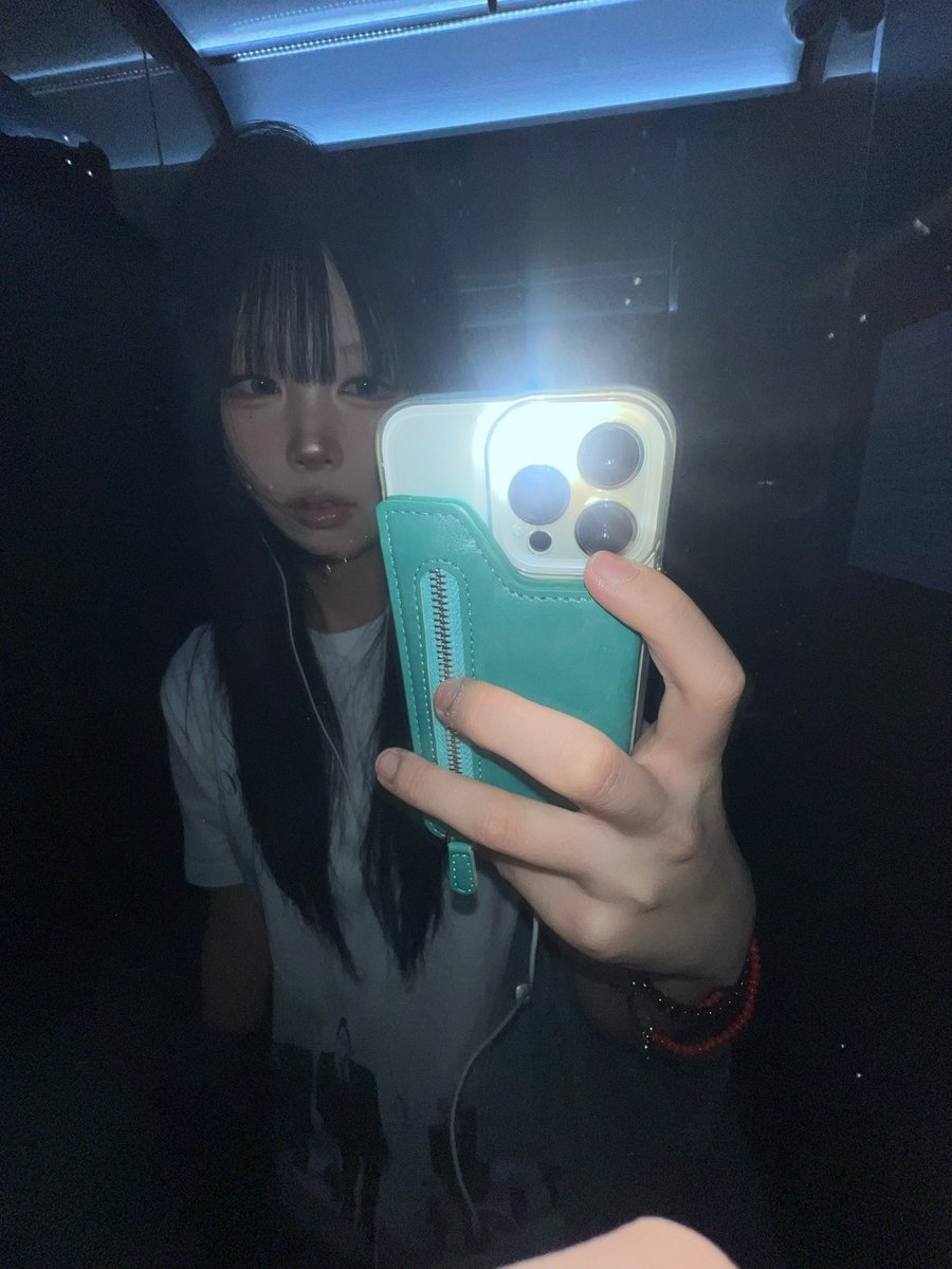 iso9678's tweet photo. 폰ㅋㅇㅅ바꿈 https://t.co/phw5tsYHX7