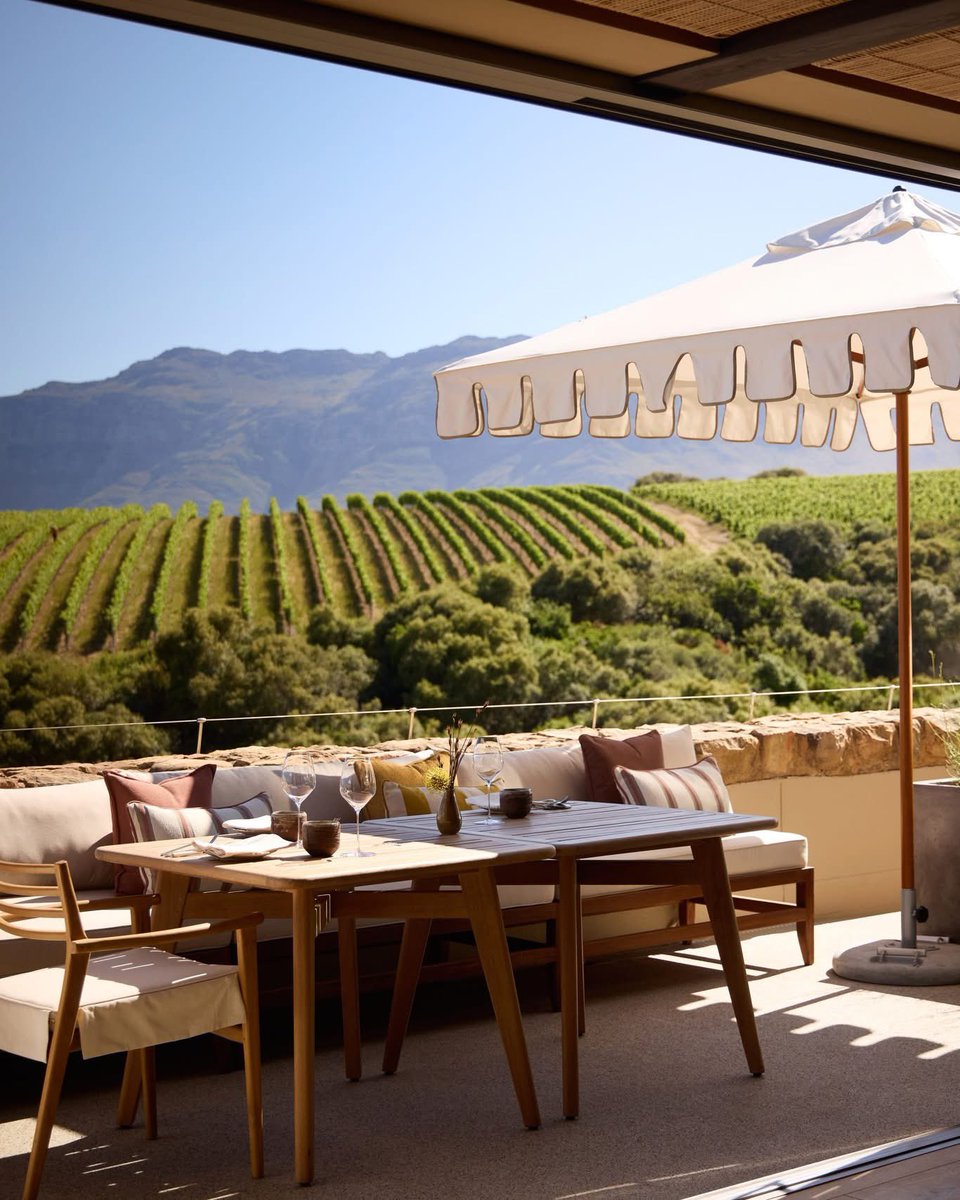 monsieurponto's tweet photo. Hidden Valley Wines, owned by Mr and Mrs Motsepe. 

Location: Annandale Road, Stellenbosch, about halfway between Stellenbosch and Somerset West. 

They have a tasting room as well. https://t.co/AME92P7LqK