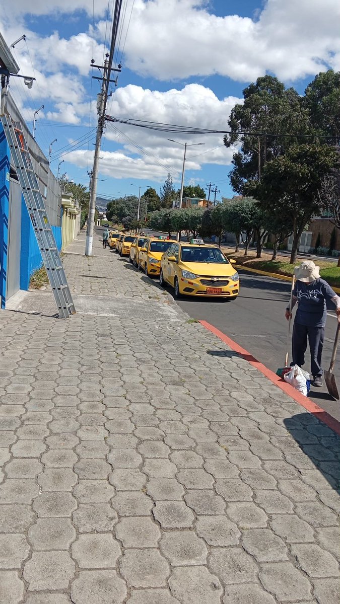 pulgjos's tweet photo. Pintado sin permiso de espacio publico
@AMT_Quito https://t.co/Q5R1CdXALu
