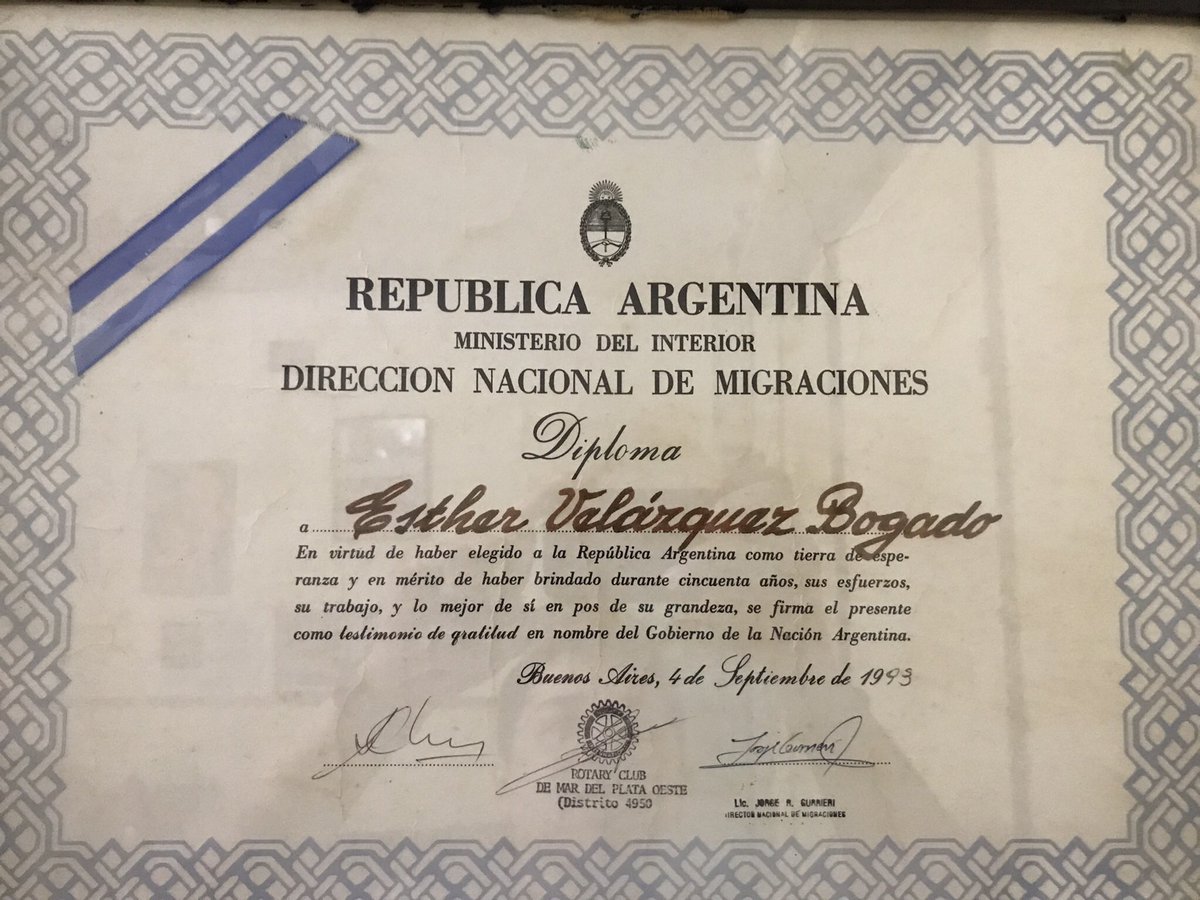 gabsovo's tweet photo. cuando escucho/leo que Argentina es racista, xenófobo y demás yerbas.
Argentina con mi abuela: https://t.co/andMAxjvVh