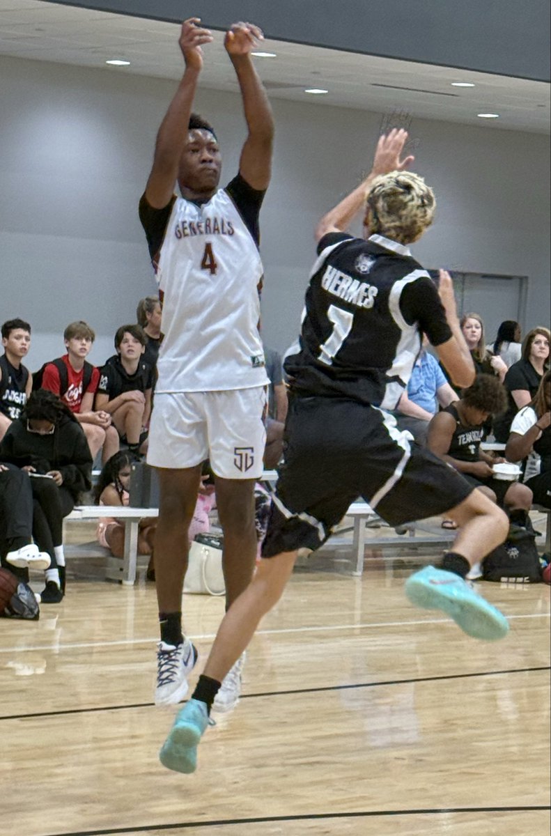 NorfolkKnights's tweet photo. Salem Generals 13U sharpshooter Aaron Brower buried the 3-pointer, his third if the game.   Smooth shooting guard with sound footwork, quick release.  He can also beat you off the bounce playing off jabs and using his quickness, crafty finisher.  #BigShots #SummerNationals @BigShotsToday @BigShotsGlobal