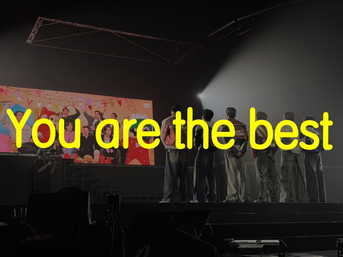 HHua07's tweet photo. HiBye——I showed them this❤️🩵.
So proud of bounprem.
@bb0un @Prem_space 

EMBPFK CLOSE FRIENDS PARTY
#BounPrem 
#bb0un #prem_space
#FFFPartyConcert2026D1 https://t.co/lUQR8OpzWH