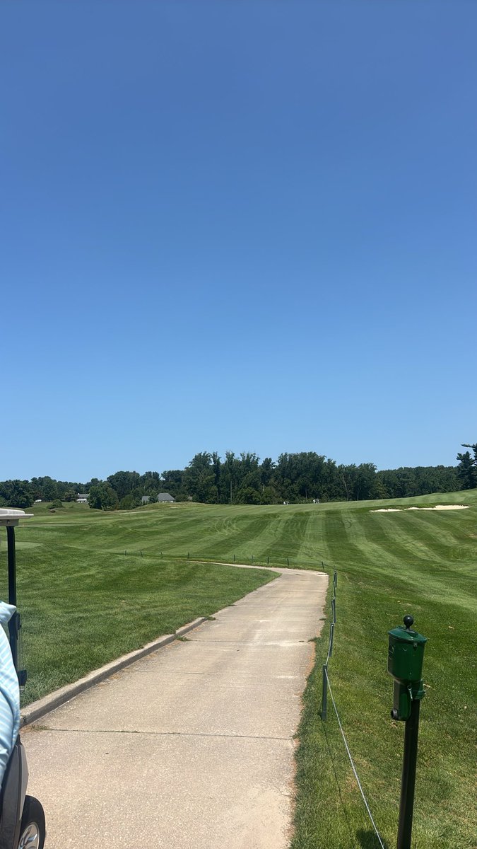 MccdanielRyan1's tweet photo. Ryan’s golfing again wht do you know. Youre all broke as fuck https://t.co/MPEsamjODX